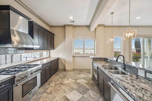 2466 Beacon Circle, League City, TX 77573