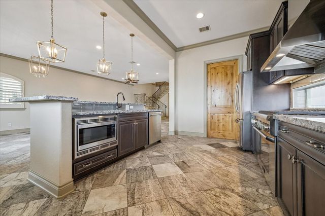 2466 Beacon Circle, League City, TX 77573