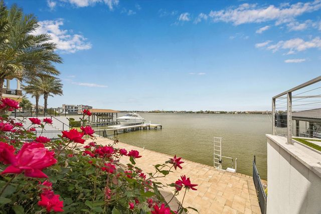 2466 Beacon Circle, League City, TX 77573