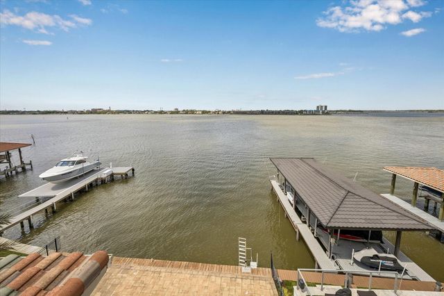2466 Beacon Circle, League City, TX 77573