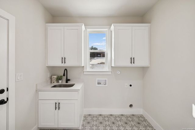 1555 birch, Fischer, TX 78623