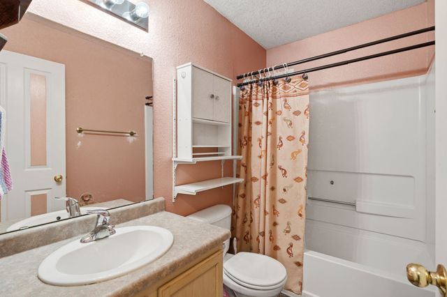6954 Golden Mesa, Santa Fe, NM 87507