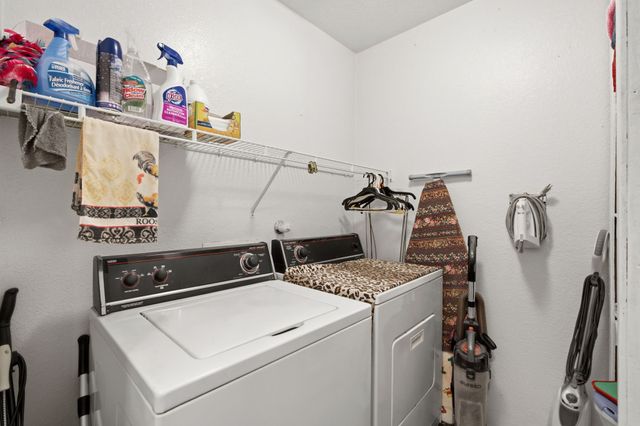6954 Golden Mesa, Santa Fe, NM 87507
