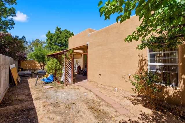 6954 Golden Mesa, Santa Fe, NM 87507