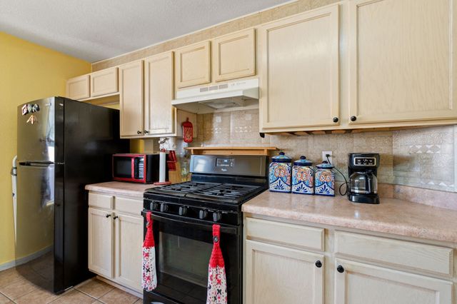 6954 Golden Mesa, Santa Fe, NM 87507