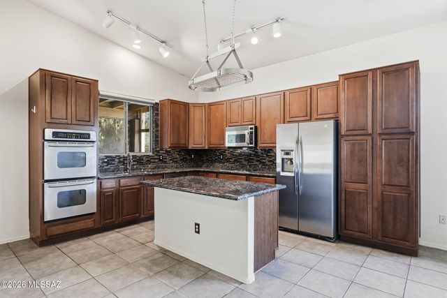 10783 S Heart Break Ridge Place, Vail, AZ 85641