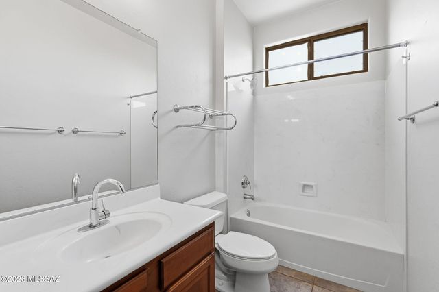 10783 S Heart Break Ridge Place, Vail, AZ 85641