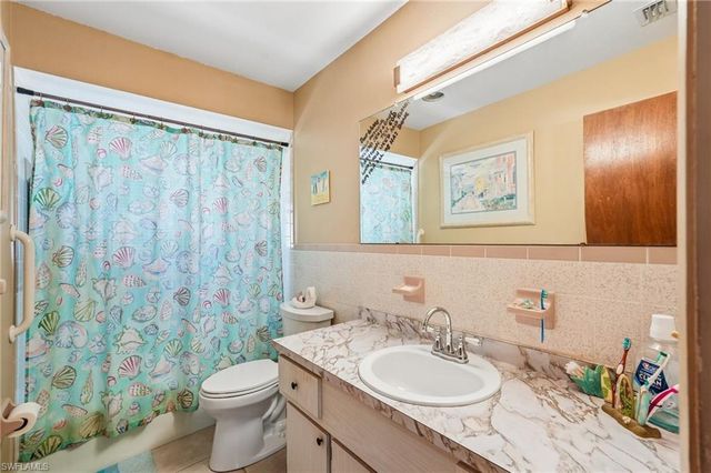 27968 Temple Terrace DR, Bonita Springs, FL 34135