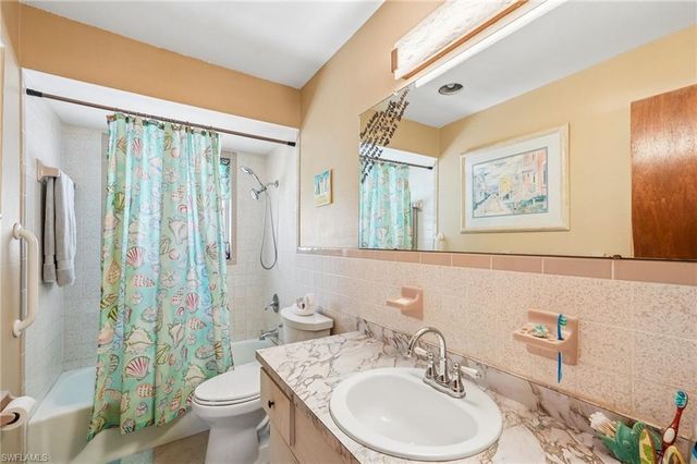 27968 Temple Terrace DR, Bonita Springs, FL 34135