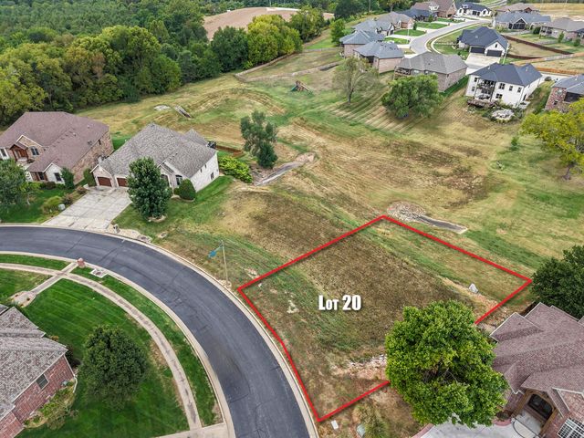 1506 W Silver Oak Drive, Springfield, MO 65810