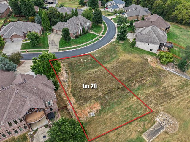 1506 W Silver Oak Drive, Springfield, MO 65810