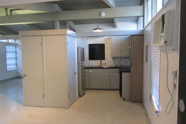 506 W 7th ST B, Austin, TX 78701