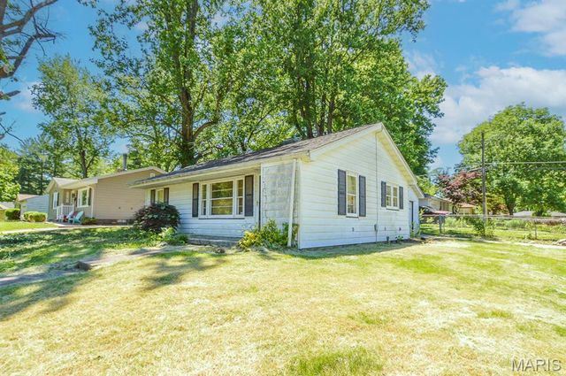 6814 Osage Drive, Belleville, IL 62223