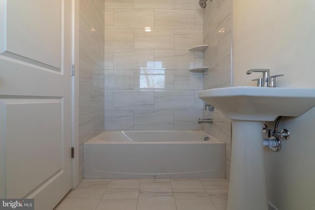 38 AVENUE I, Monroe Twp, NJ 08831