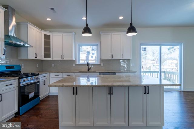 38 AVENUE I, Monroe Twp, NJ 08831