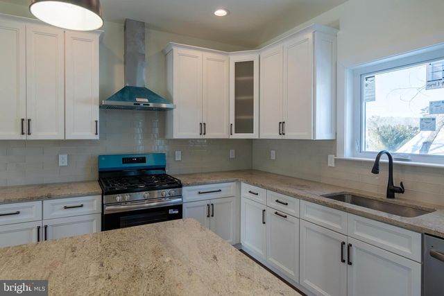 38 AVENUE I, Monroe Twp, NJ 08831