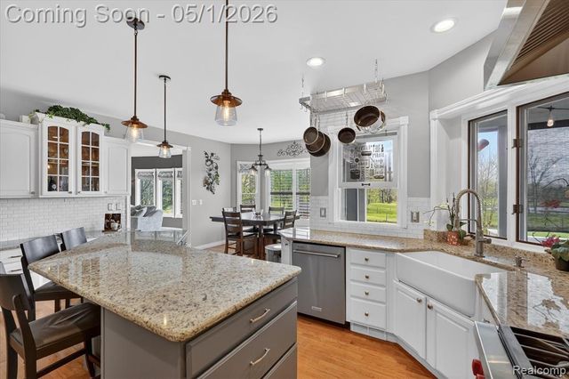 2164 E Allen Road, Howell, MI 48855