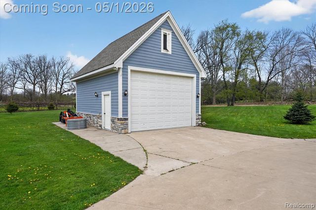 2164 E Allen Road, Howell, MI 48855
