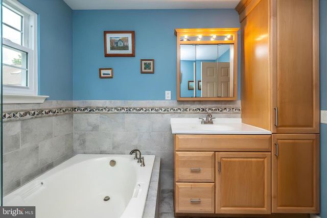 126 EVERGREEN CT, Blue Bell, PA 19422