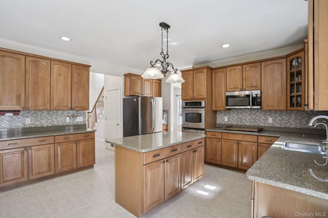 3015 Molly Pitcher Drive, New Windsor, NY 12553