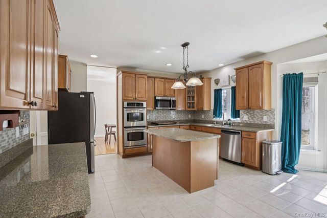 3015 Molly Pitcher Drive, New Windsor, NY 12553