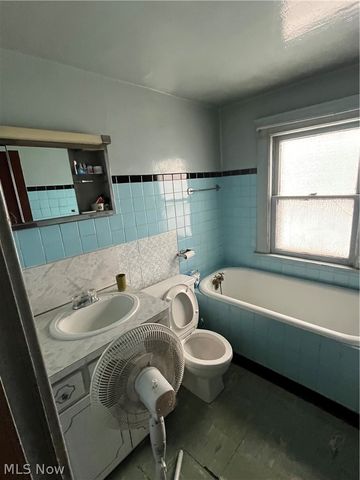 3201 Altoona Road, Cleveland, OH 44109