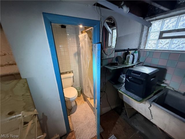 3201 Altoona Road, Cleveland, OH 44109