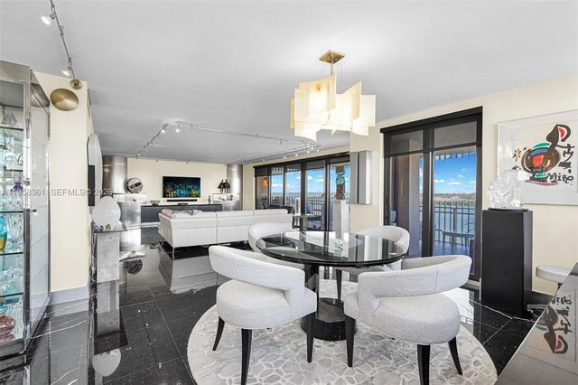 1 Grove Isle Dr A1110, Miami, FL 33133