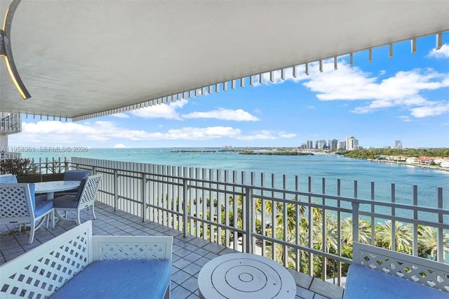 1 Grove Isle Dr A1110, Miami, FL 33133