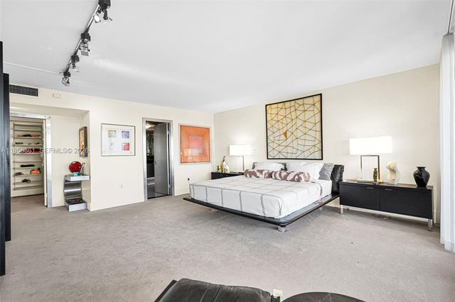 1 Grove Isle Dr A1110, Miami, FL 33133