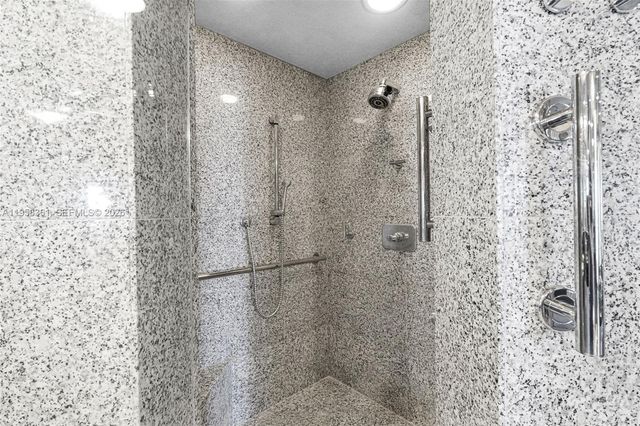 1 Grove Isle Dr A1110, Miami, FL 33133