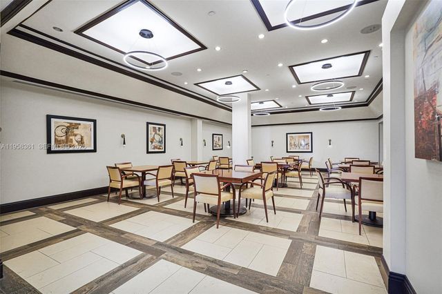 1 Grove Isle Dr A1110, Miami, FL 33133