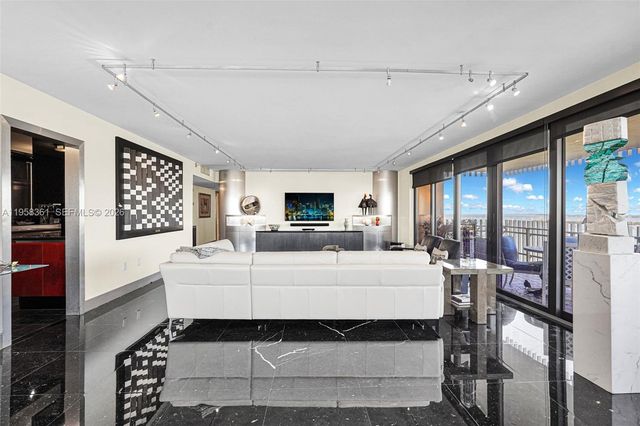 1 Grove Isle Dr A1110, Miami, FL 33133