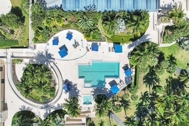 1 Grove Isle Dr A1110, Miami, FL 33133