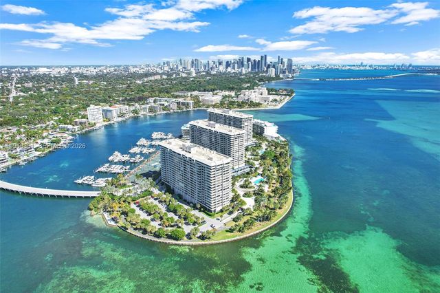 1 Grove Isle Dr A1110, Miami, FL 33133