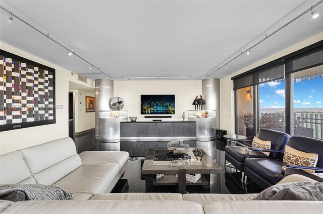 1 Grove Isle Dr A1110, Miami, FL 33133