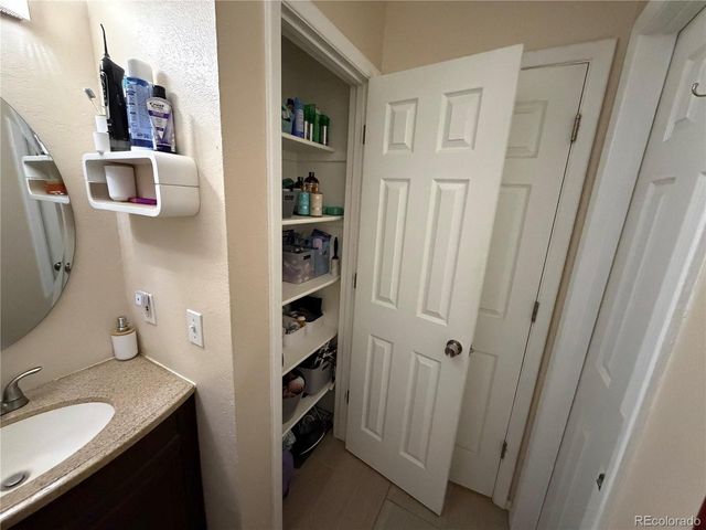 17042 E Wagon Trail Pkwy, Aurora, CO 80015