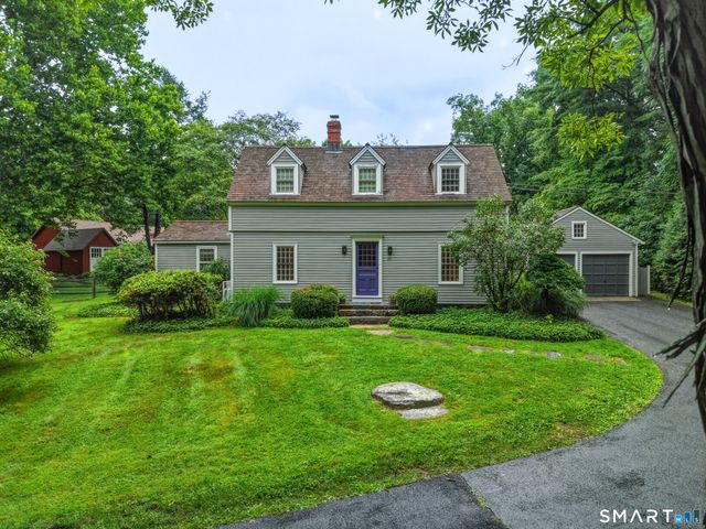 17 Curtiss Road, Woodbury, CT 06798