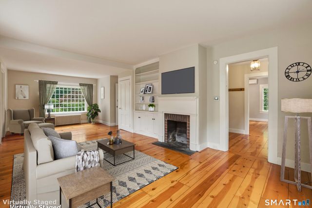 17 Curtiss Road, Woodbury, CT 06798
