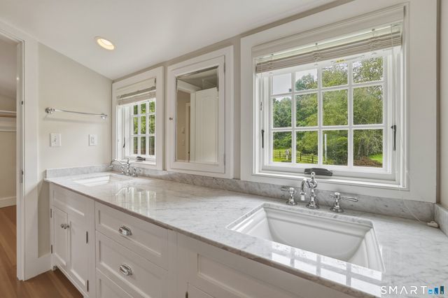 17 Curtiss Road, Woodbury, CT 06798