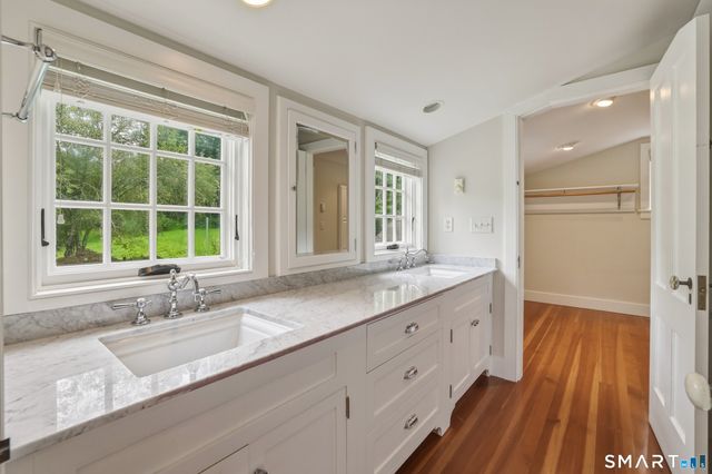17 Curtiss Road, Woodbury, CT 06798