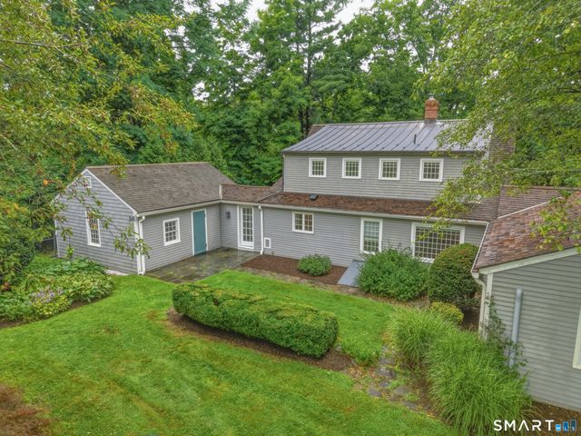 17 Curtiss Road, Woodbury, CT 06798