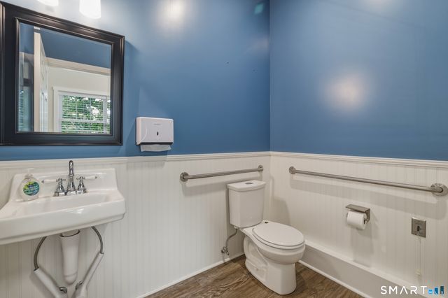 17 Curtiss Road, Woodbury, CT 06798