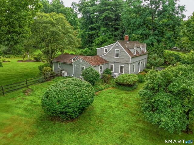 17 Curtiss Road, Woodbury, CT 06798