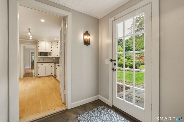 17 Curtiss Road, Woodbury, CT 06798