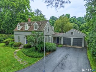 17 Curtiss Road, Woodbury, CT 06798