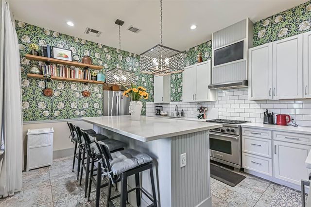 1819 Ball, Galveston, TX 77550