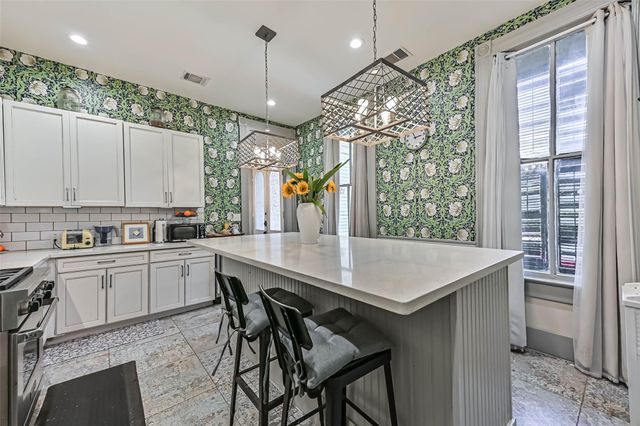 1819 Ball, Galveston, TX 77550
