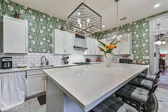 1819 Ball, Galveston, TX 77550