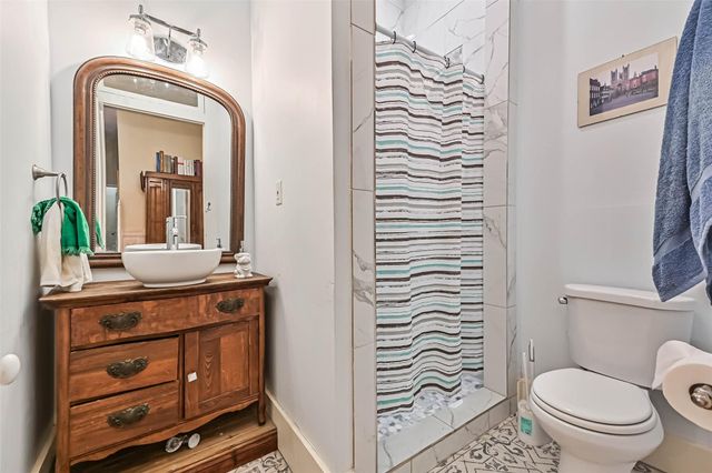 1819 Ball, Galveston, TX 77550